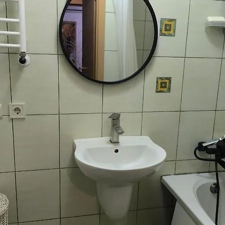 подобово 1к на базарна 3 Apartment Odesa