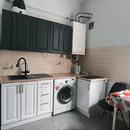 Apartment подобово 1к на базарна 3 *